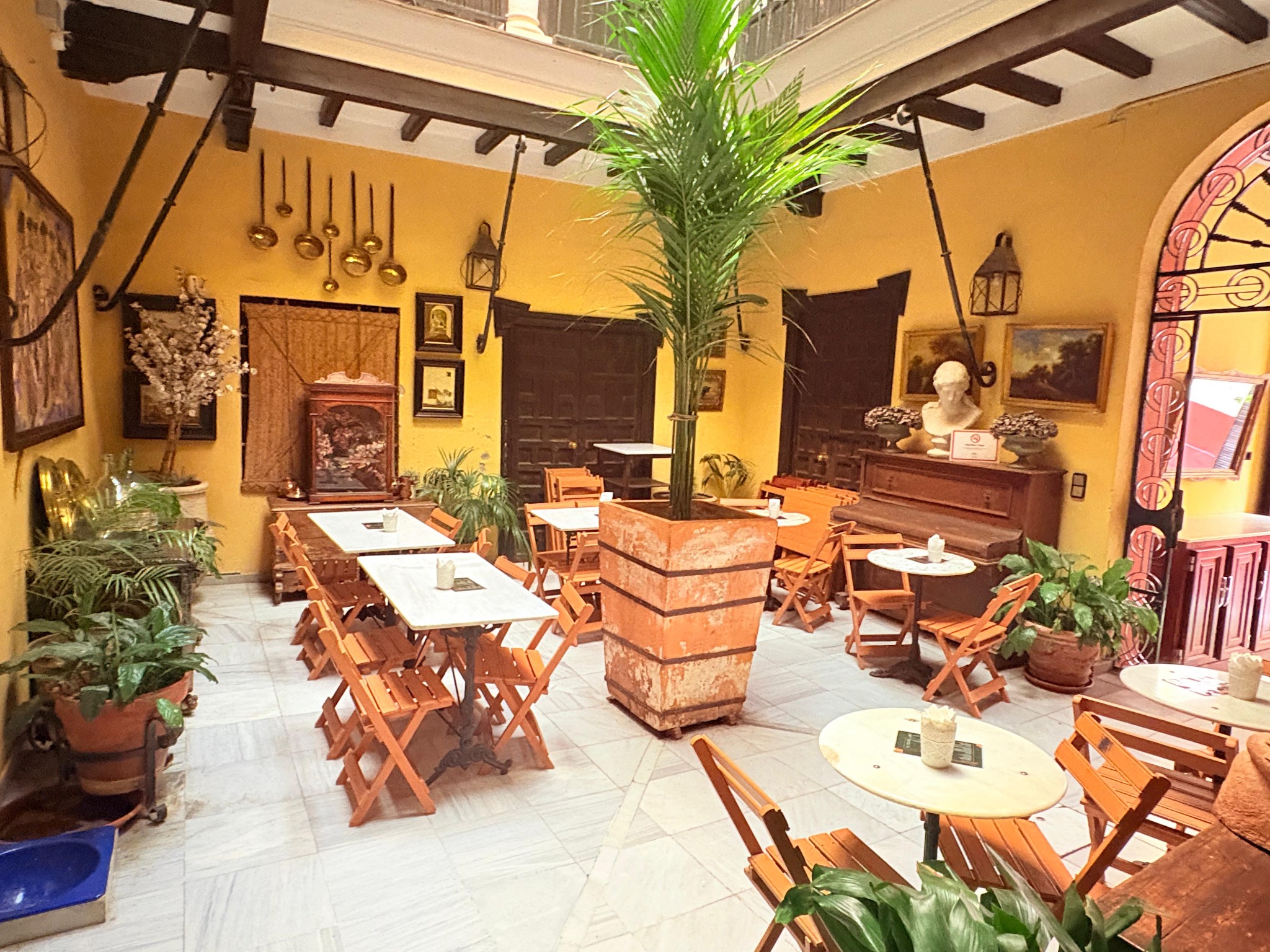 Patio interior de El Patio 1882